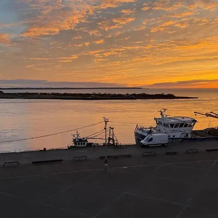 Charming Double Bedroom With Stunning Quayfront Views In Wexford